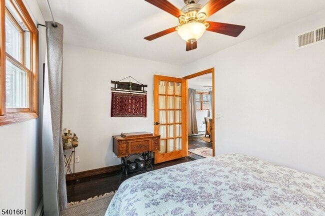 Building Photo - 197 Point Breeze Dr