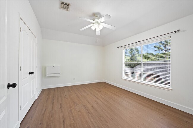Building Photo - 17314 Laguna Trail Dr