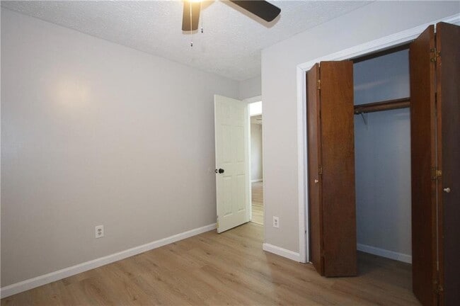 Building Photo - 948 Waverly Ct