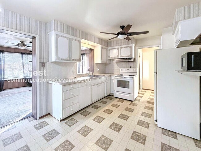 Building Photo - 29518 Walker Dr