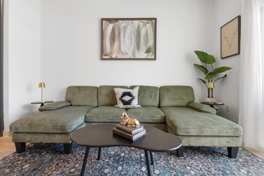 Building Photo - 1301 Leah Ave