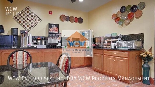 Building Photo - 700 SW Fairlawn Rd