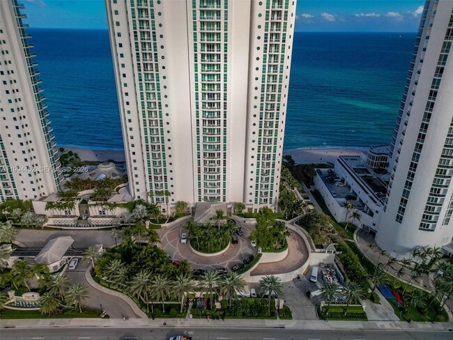 Building Photo - 16047 Collins Ave