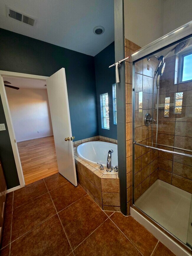 Building Photo - 7327 Blue Cypress Ave NE