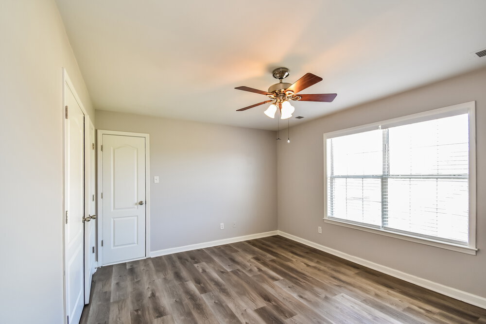 Building Photo - 1275 Heritage Lake Dr