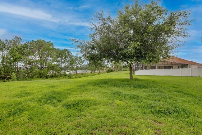 Building Photo - Beautiful 4/2.5 Spacious Home with a Loft Area and a 2 Car Garage Located in Sawgrass Bay - Clerm...
