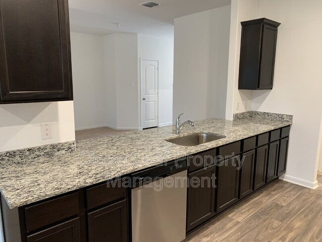 Building Photo - 751 Wonderland Trail