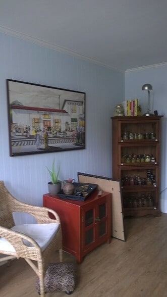 Building Photo - 1094 Woodbury Ave