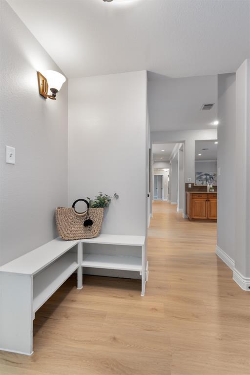 Building Photo - 208 Neal Dr