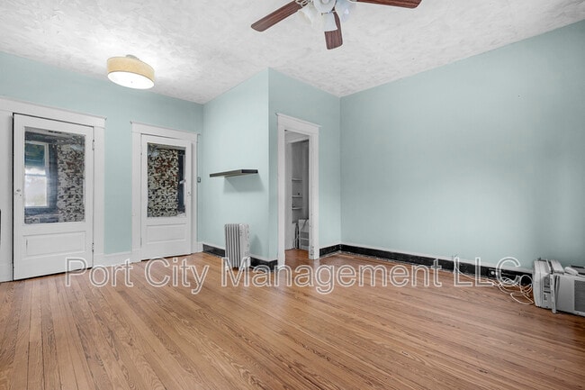 Building Photo - 4032 Roland Ave