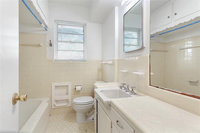 Building Photo - 6506 St Moritz Ave