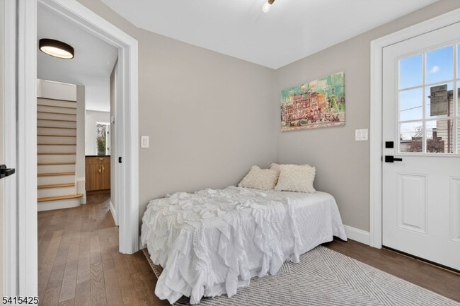 Building Photo - 21 Lombardy Pl