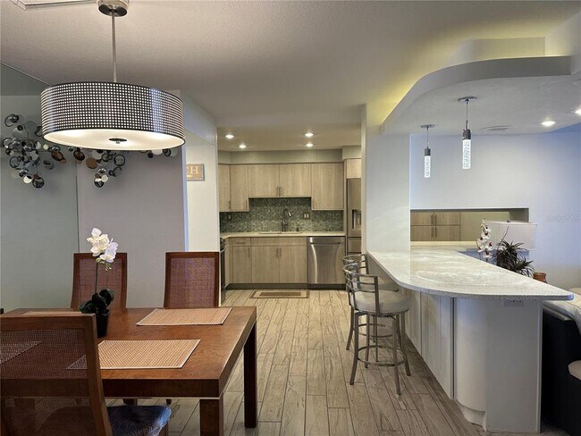 Building Photo - 1 Key Capri