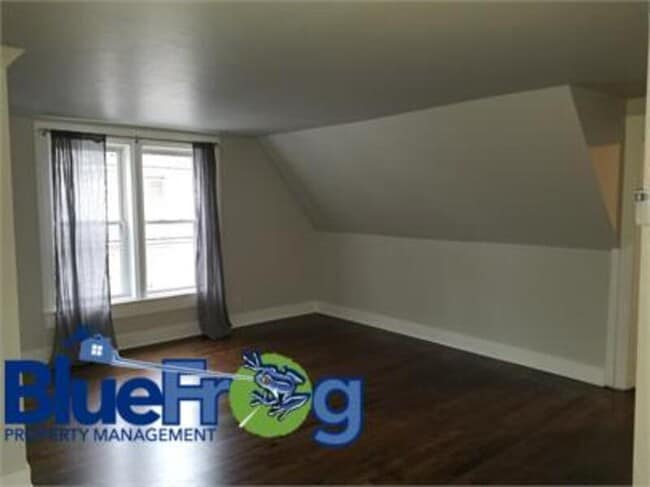 Building Photo - 907 Kellogg St