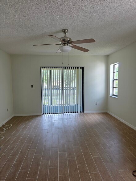 Building Photo - 1611 Cabot Ln