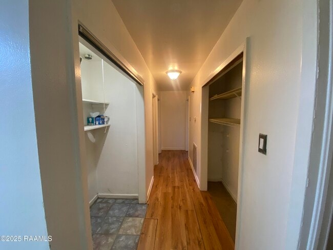 Building Photo - 1656 Bellridge Dr