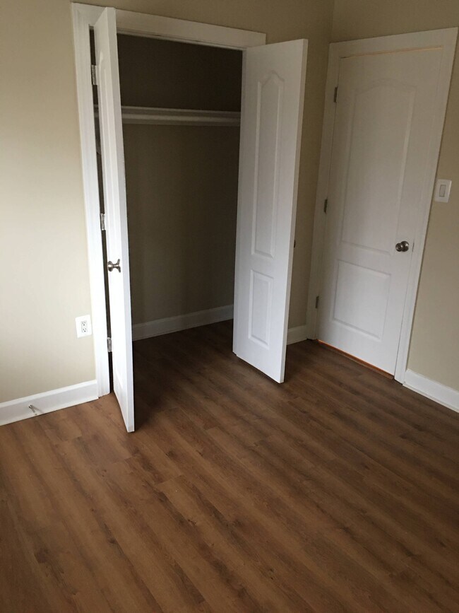 Building Photo - 6310 Hil-Mar Dr