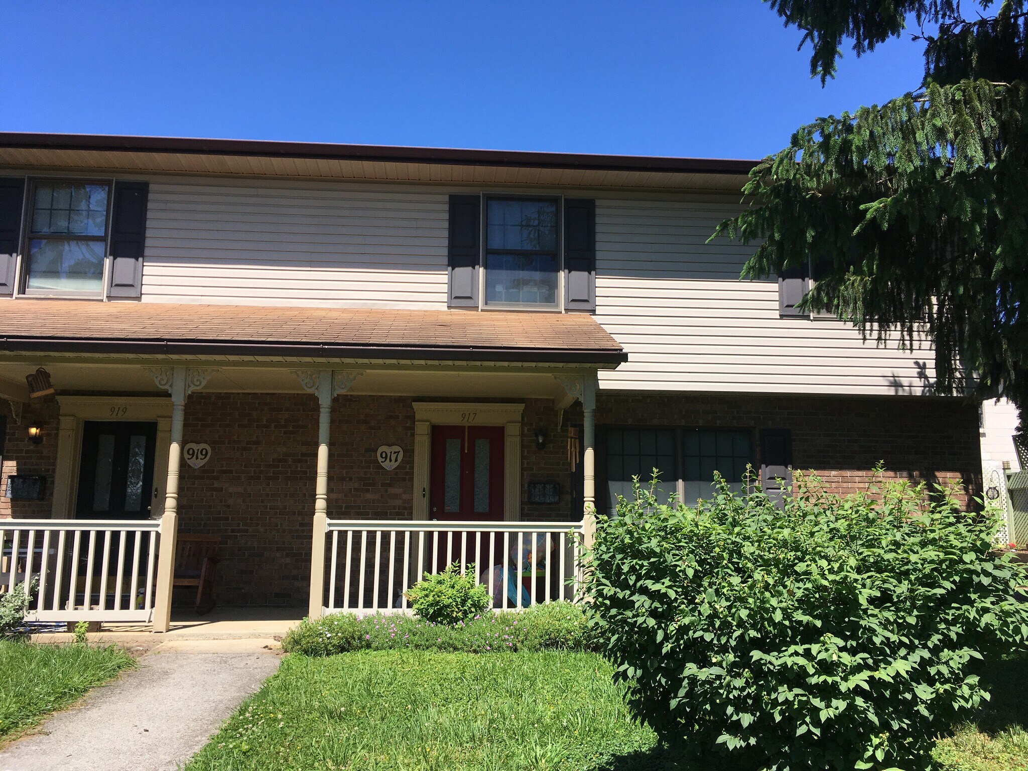 Front of the house - 917 Rose Hill Ave