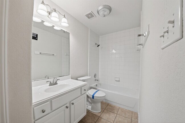 Building Photo - 18810 Appletree Ridge Rd