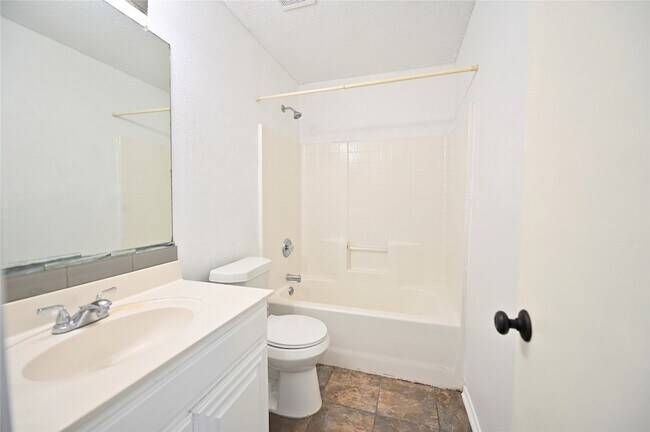 Building Photo - 1631 Mt Zion Dr