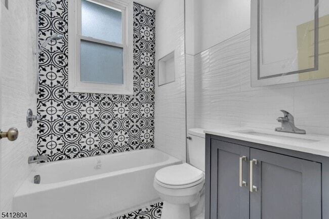 Building Photo - 123 Dodd St