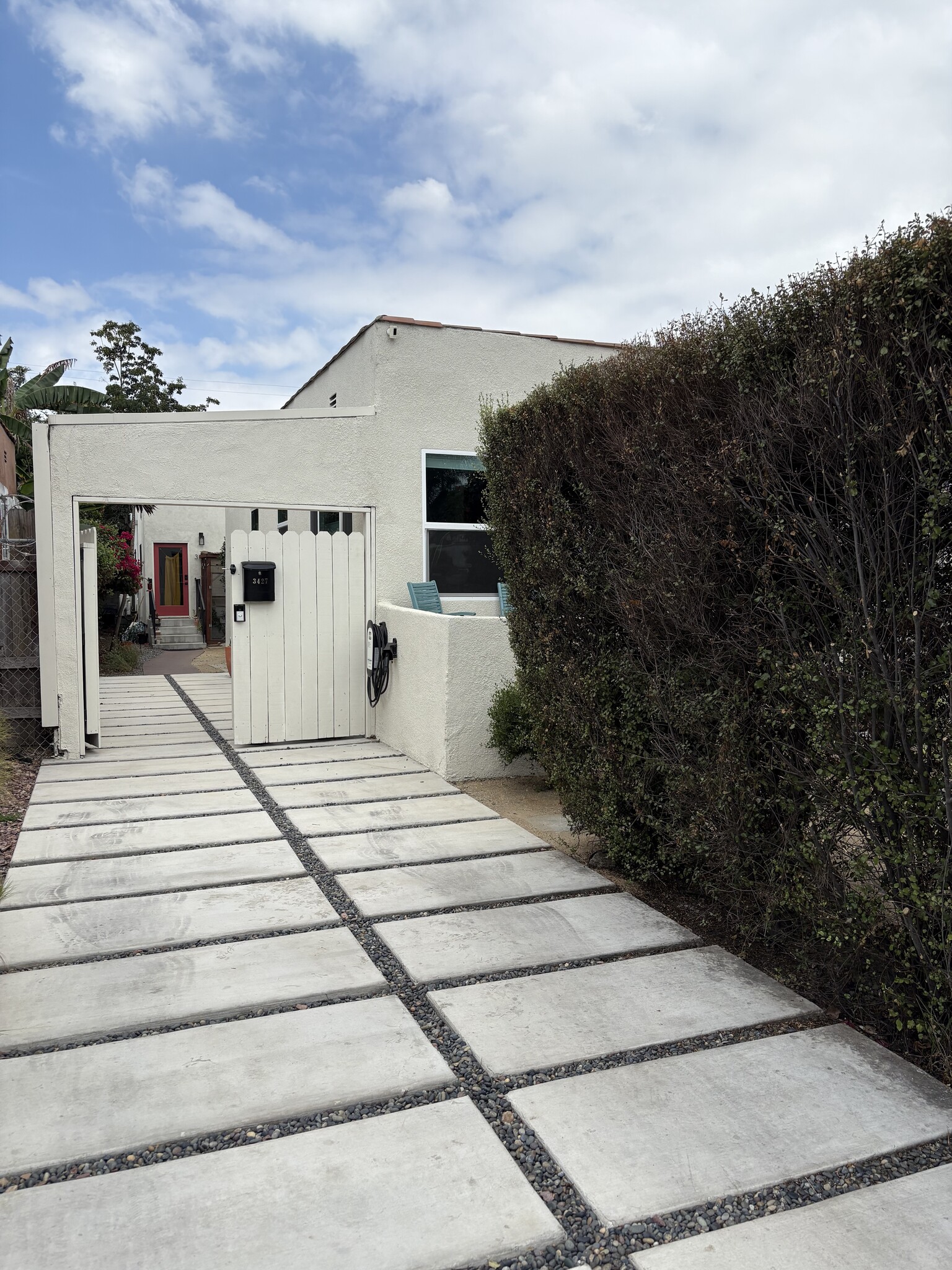 Drive way - 3425 Buckingham Rd