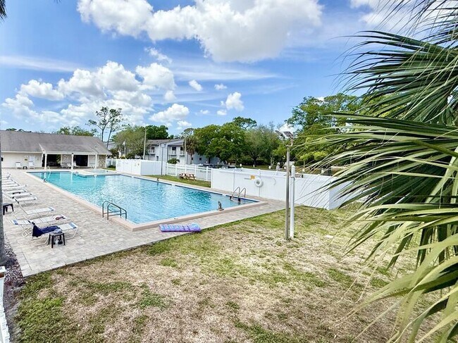 Building Photo - 6388 93rd Terrace N
