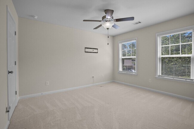 Building Photo - 248 Vinca Cir
