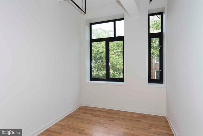 Building Photo - 2028-34 Rittenhouse Square