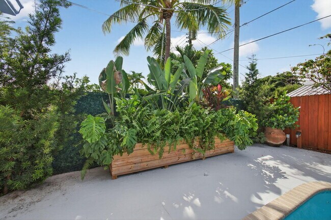 Building Photo - 802 Mallard Dr