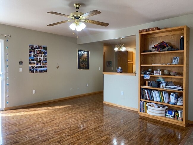 Building Photo - 3 Bed, 2 Bath Duplex in West Fort Collins close to Foothills