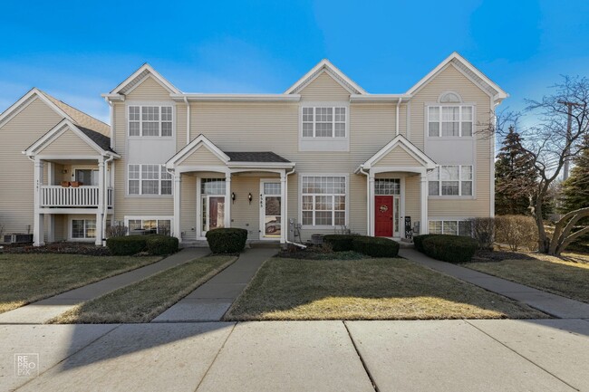 Primary Photo - 2 Bed 2.5 Bath 2 Car Garage Gurnee Schools...