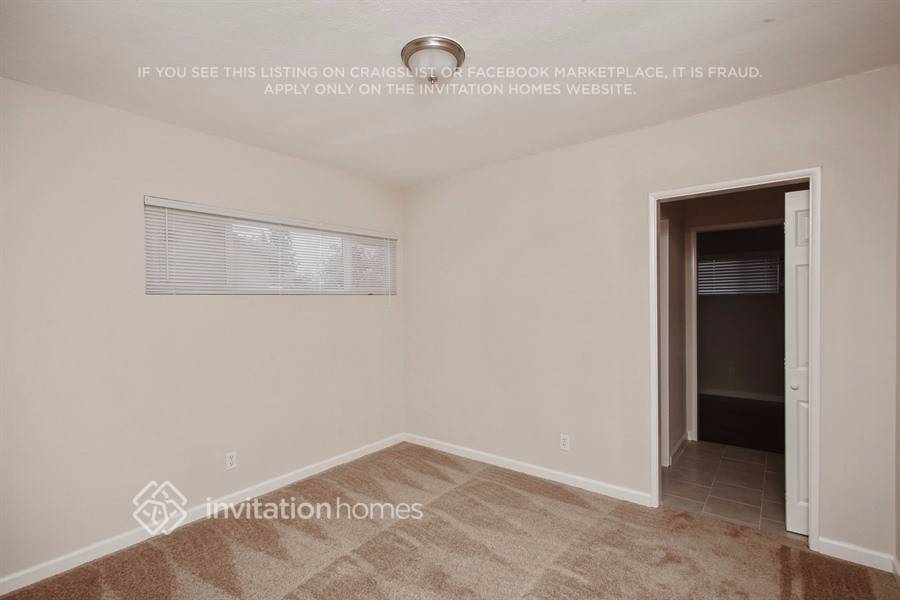 Building Photo - 13207 S Largo Ave