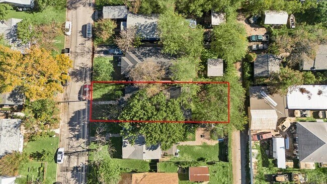 Building Photo - 907 E 53rd St