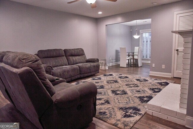 Building Photo - 248 Mill Creek Pl