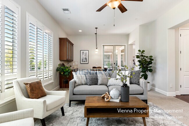 Building Photo - Beautiful 4 Bedroom Home in Catta Verdera