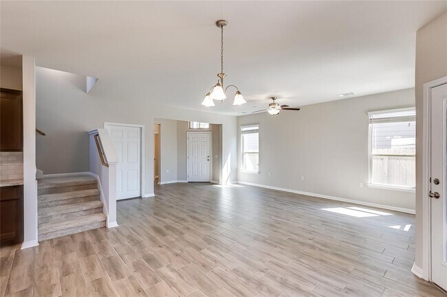 Building Photo - 821 Falkland Trace