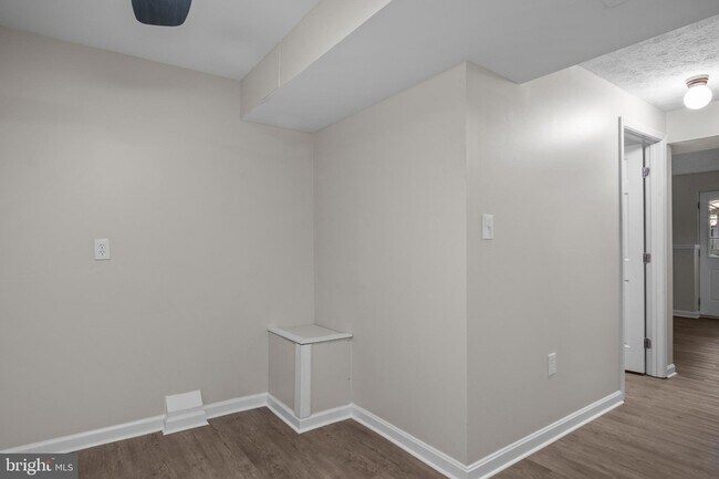 Building Photo - 3390 Longbow Ct