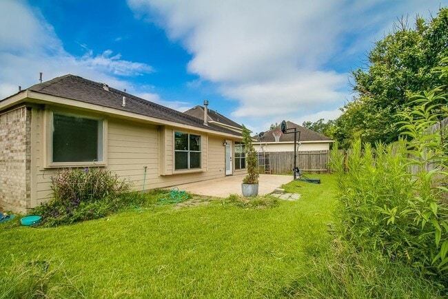 Building Photo - 16802 Village View Trail