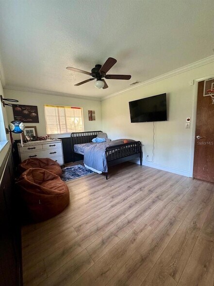 Building Photo - 581 Woodlawn Terrace