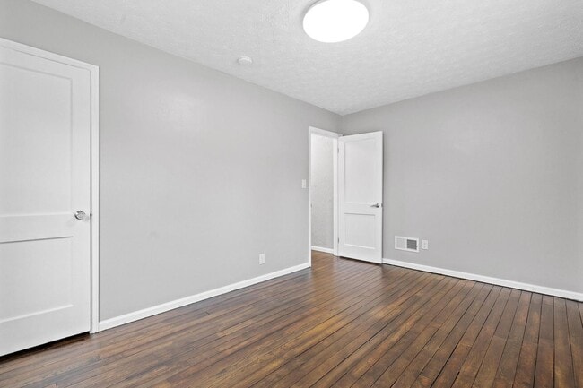 Building Photo - 110 S Bromfield Rd