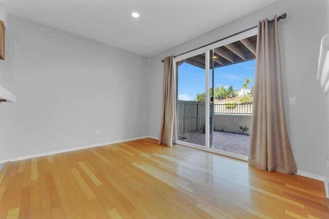 Building Photo - 1423 Caminito Garibay
