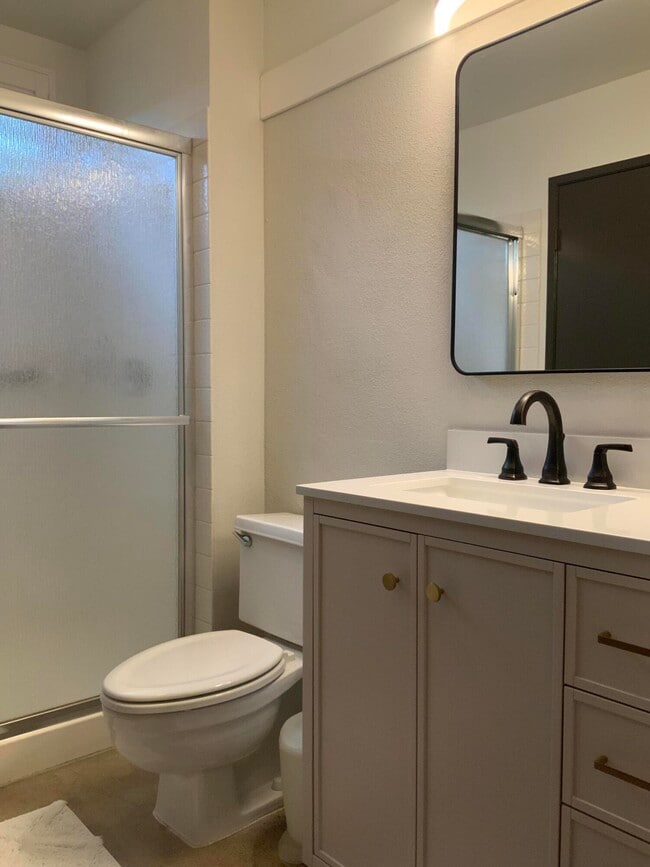 Building Photo - 38540 Lobelia Cir