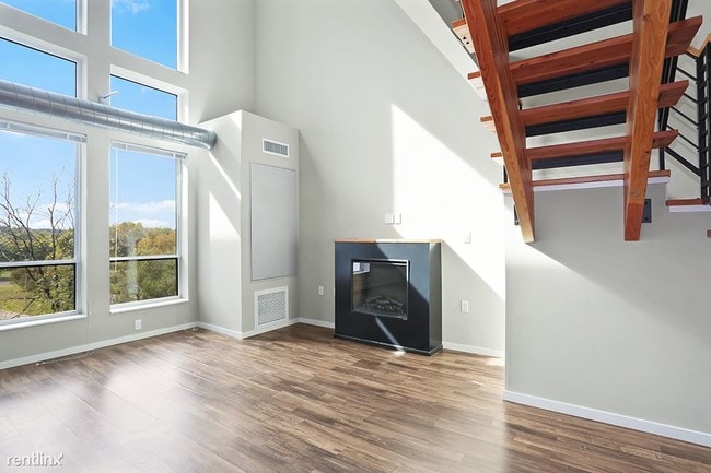 Building Photo - 249 Union Blvd