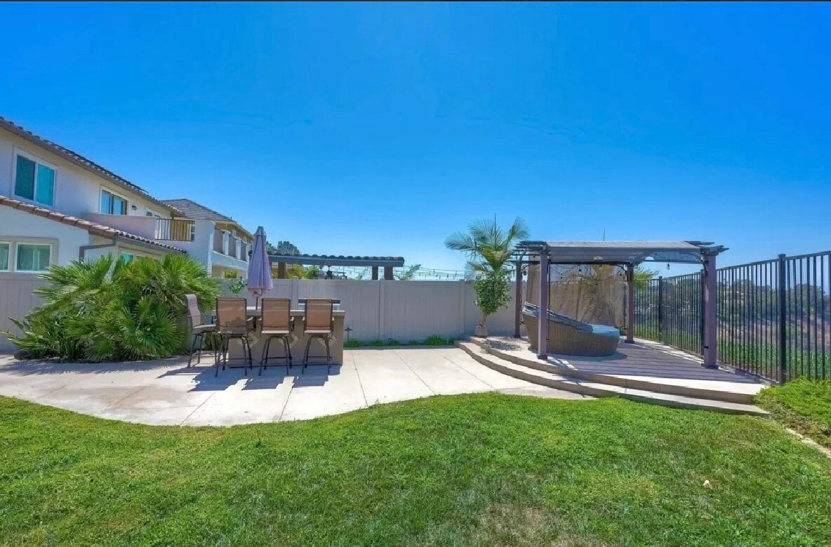 Building Photo - 218 Newport Pier Way