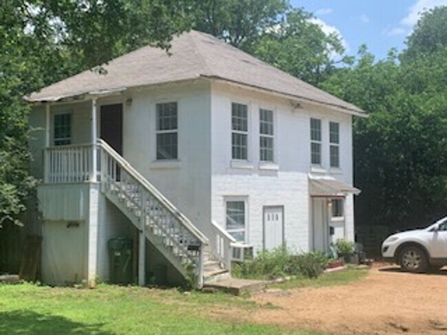 Building Photo - Big lot- Cute 1/1