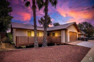 Building Photo - ***Beautiful 6 bed / 3 bath / 2,113 sqft H...