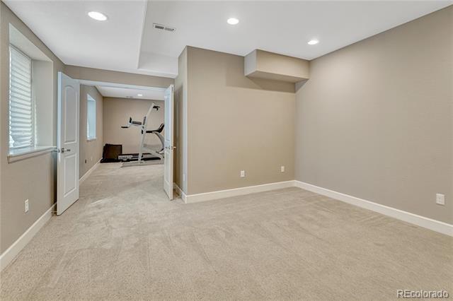 Building Photo - 681 E Dry Creek Cir