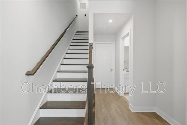 Building Photo - 4322 Ellipse Ter