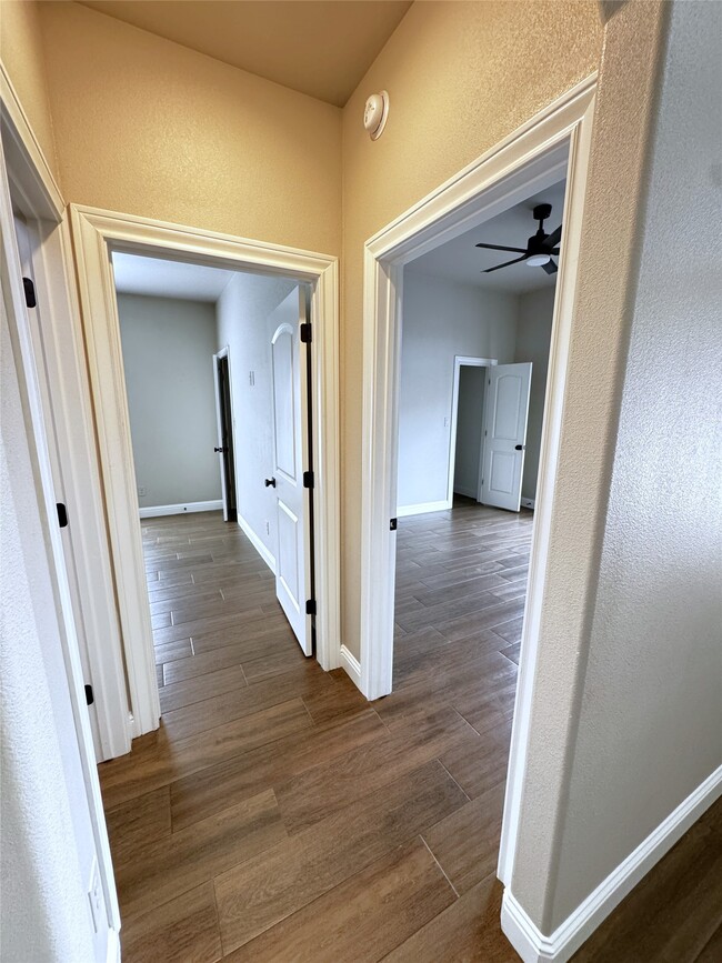 Building Photo - 10430 Dominion Ranch Dr